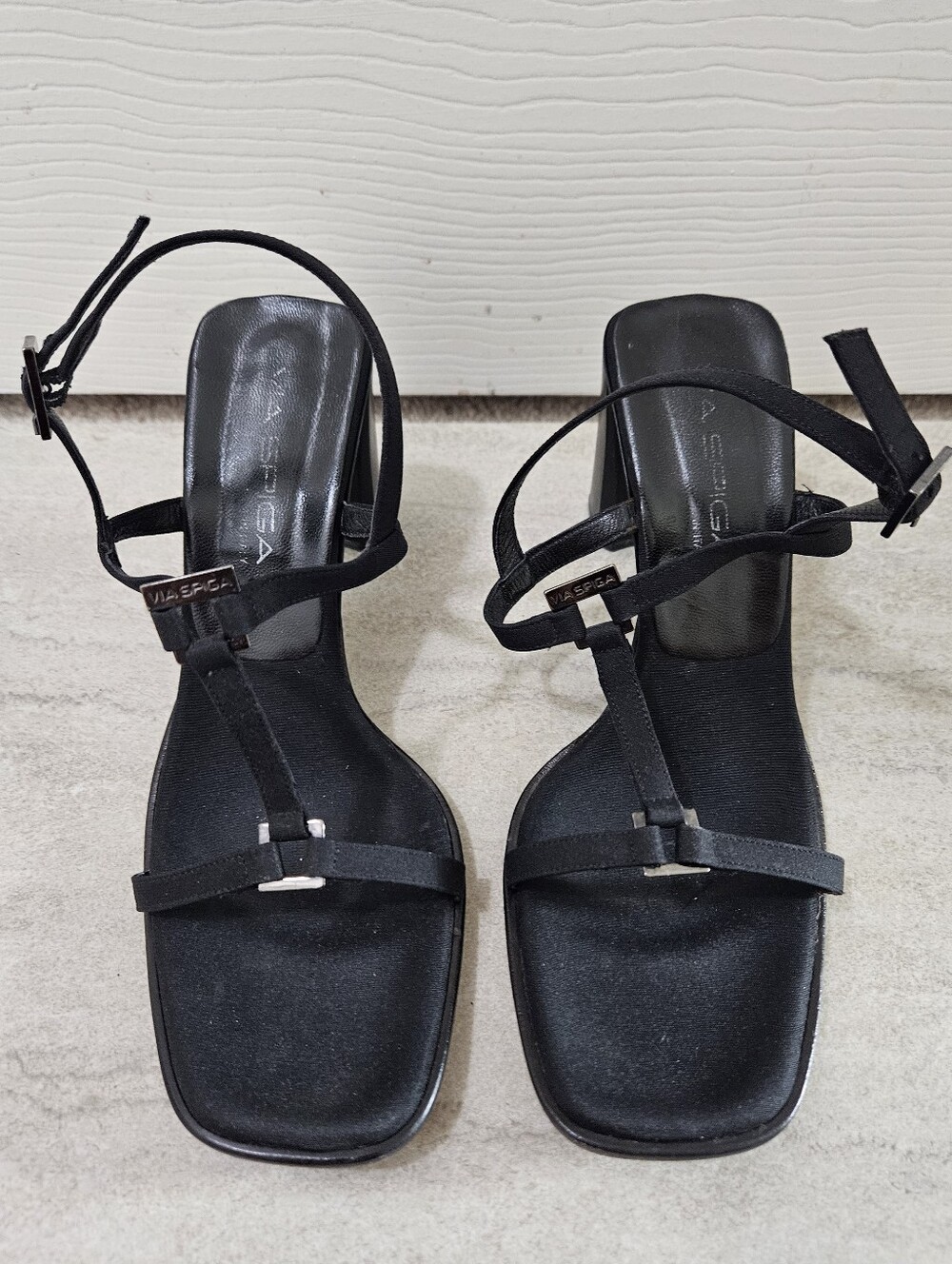 Via Spiga Black Strappy Square-Toe Sandals